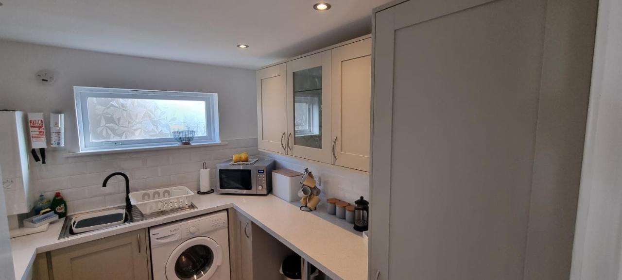 Hightide - 2 Bed With Parking, Balcony & Sea View. Lägenhet Swanage Exteriör bild