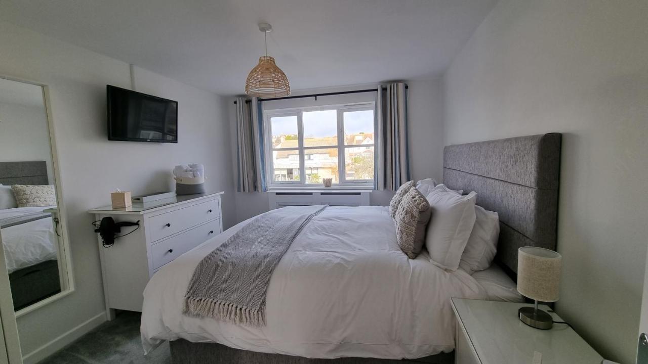 Hightide - 2 Bed With Parking, Balcony & Sea View. Lägenhet Swanage Exteriör bild