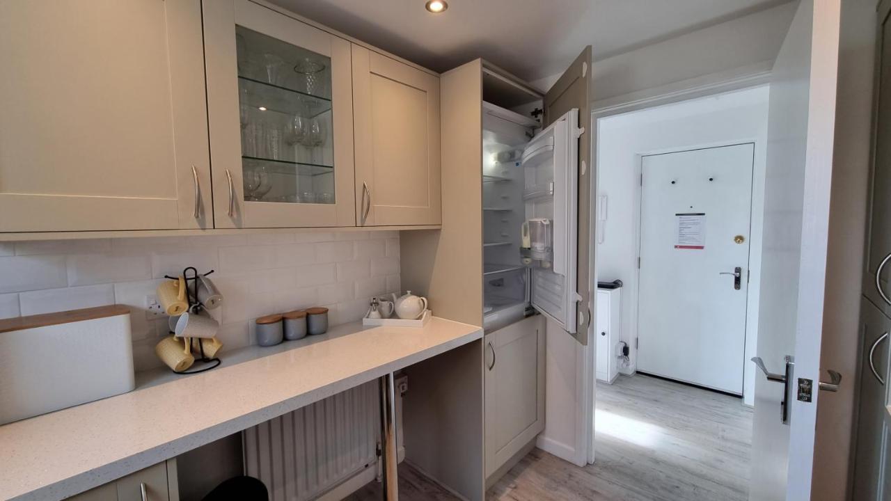 Hightide - 2 Bed With Parking, Balcony & Sea View. Lägenhet Swanage Exteriör bild