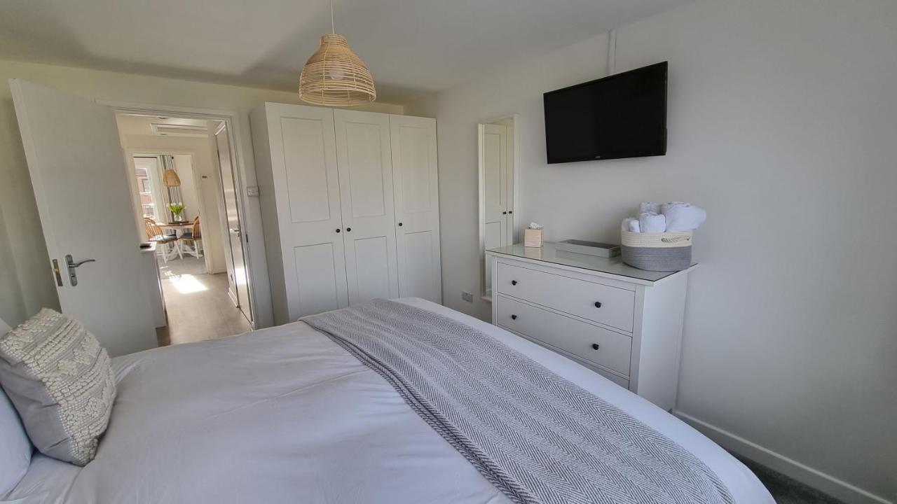 Hightide - 2 Bed With Parking, Balcony & Sea View. Lägenhet Swanage Exteriör bild