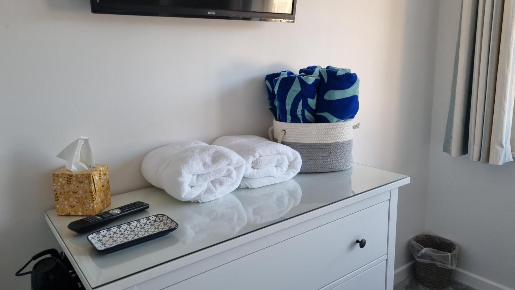 Hightide - 2 Bed With Parking, Balcony & Sea View. Lägenhet Swanage Exteriör bild