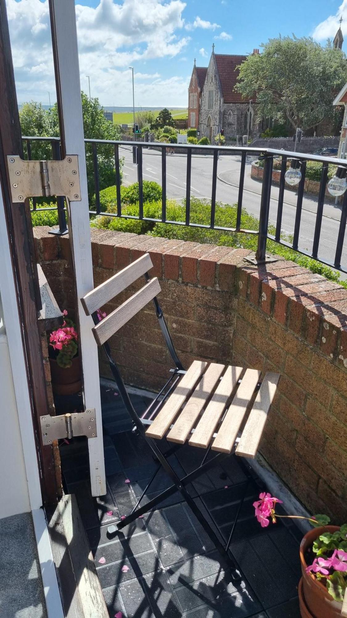 Hightide - 2 Bed With Parking, Balcony & Sea View. Lägenhet Swanage Exteriör bild